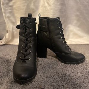 Combat boot